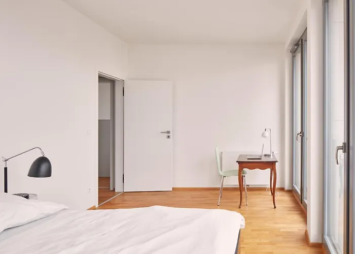 דירה Days - Spacious With Balcony By The Vltava River In Karlin פראג