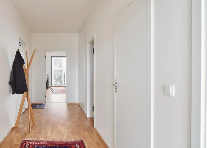 Days - Spacious With Balcony By The Vltava River In Karlin *