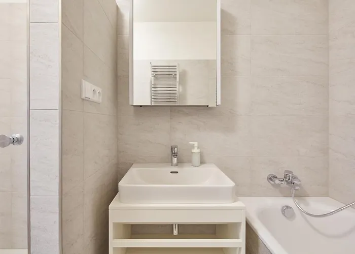 דירה Days - Spacious With Balcony By The Vltava River In Karlin