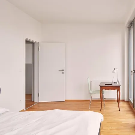 Apartmán Days - Spacious With Balcony By The Vltava River In Karlin Praha